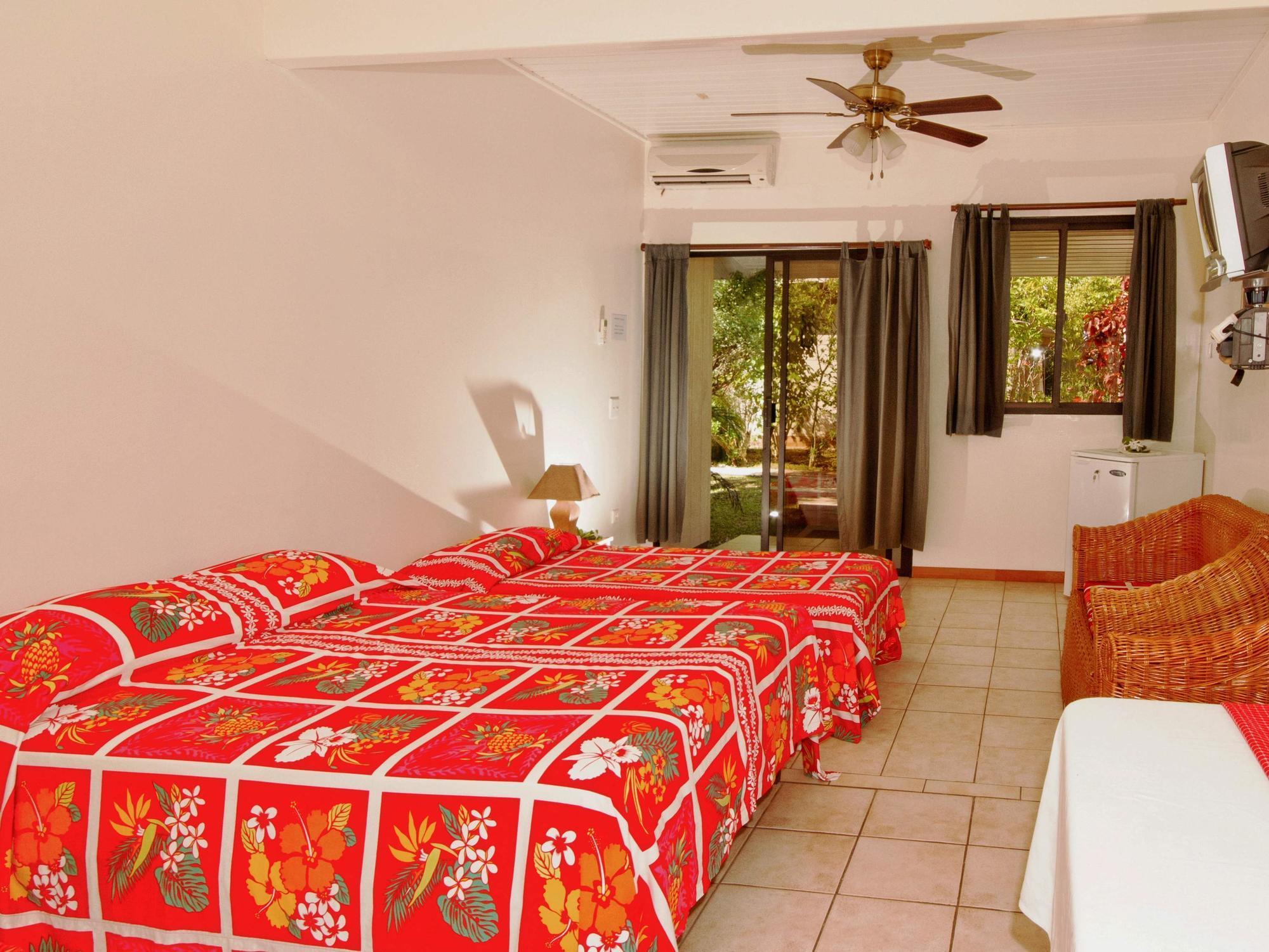 Pension Fare Maeva Huahine Exterior photo